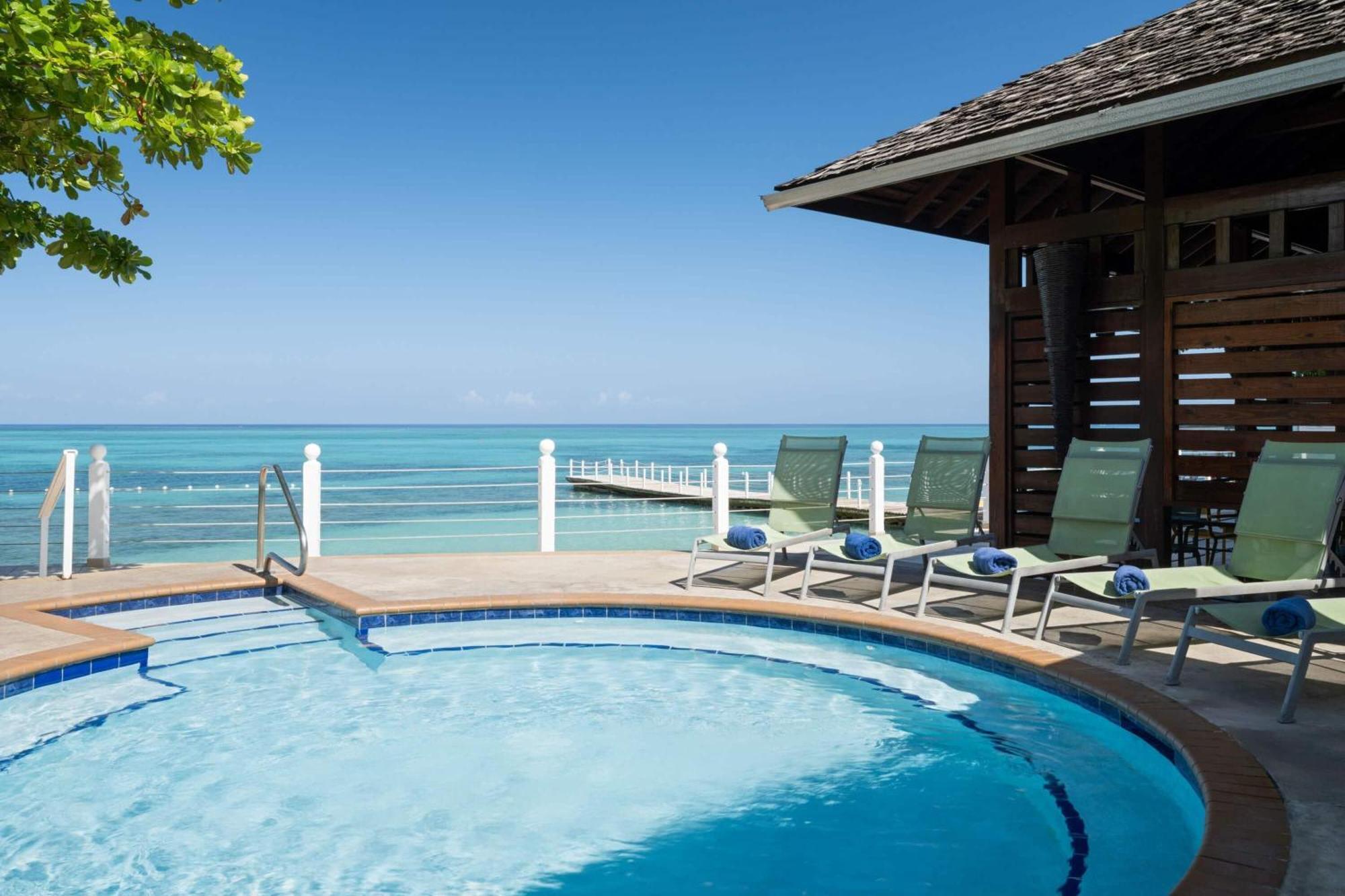 Grand Decameron Montego Beach, A Trademark All-Inclusive Resort Teluk Montego Bagian luar foto