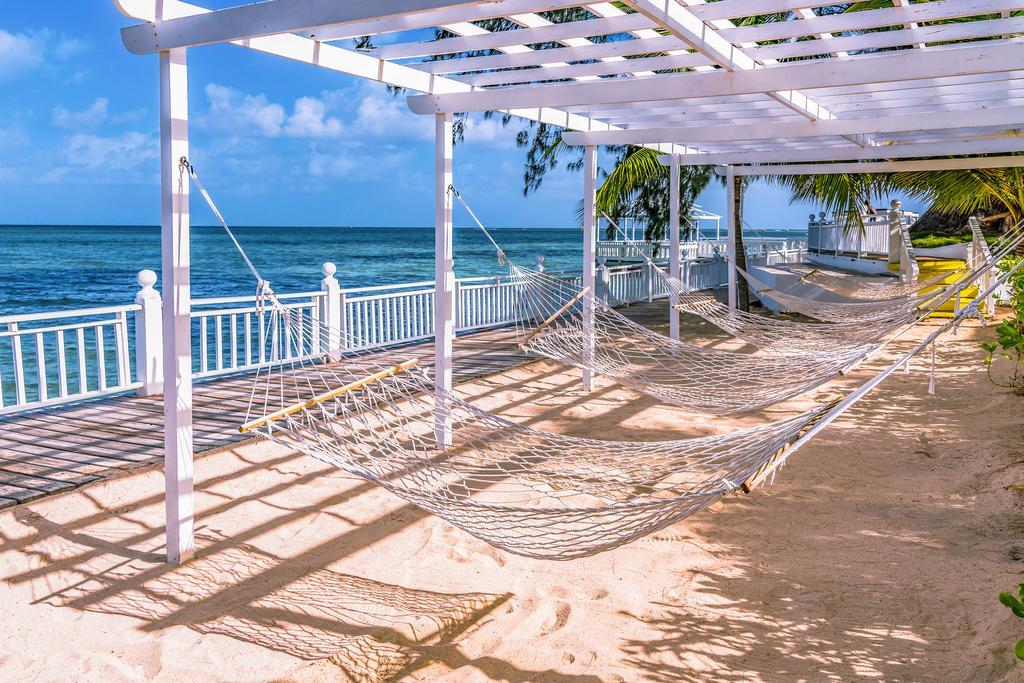 Grand Decameron Montego Beach, A Trademark All-Inclusive Resort Teluk Montego Bagian luar foto